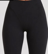 Load image into Gallery viewer, Skulpt Skyn Leggings
