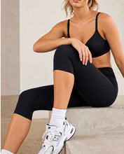 Load image into Gallery viewer, Skulpt Capri Tights
